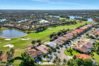 6679 Castlelawn PL 16, Naples, FL 34113