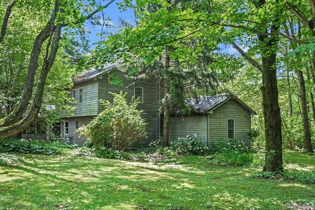 24711 New Road, North Liberty, IN 46554