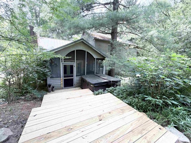 24711 New Road, North Liberty, IN 46554