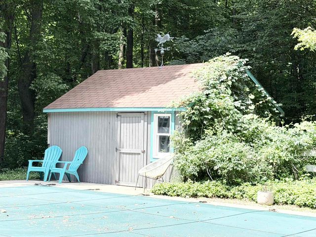 24711 New Road, North Liberty, IN 46554