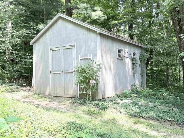24711 New Road, North Liberty, IN 46554