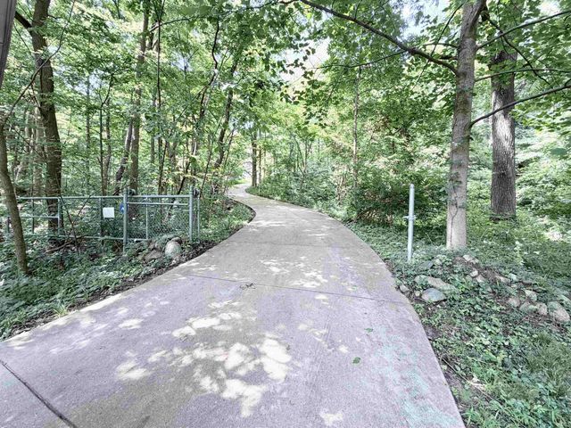 24711 New Road, North Liberty, IN 46554