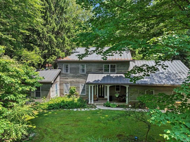 24711 New Road, North Liberty, IN 46554