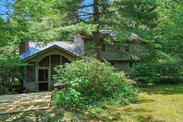 24711 New Road, North Liberty, IN 46554