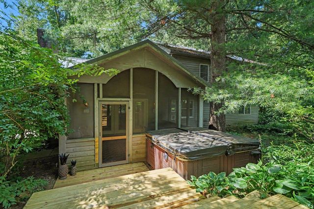 24711 New Road, North Liberty, IN 46554