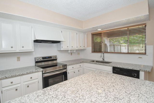 1643 Beaconshire Road, Houston, TX 77077