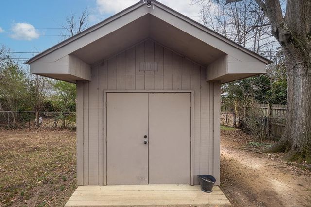 5151 TARRYTOWN DR, Memphis, TN 38117