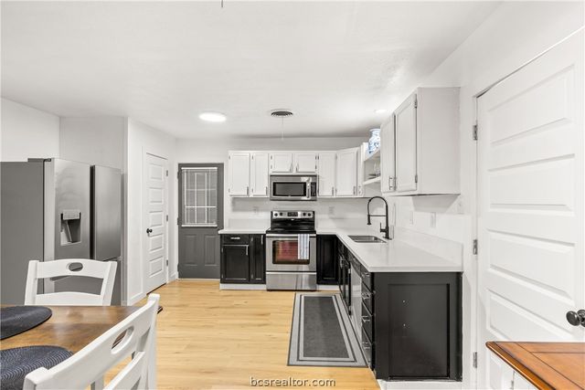 205 Hampshire Drive, Brenham, TX 77833