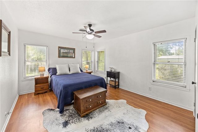 205 Hampshire Drive, Brenham, TX 77833