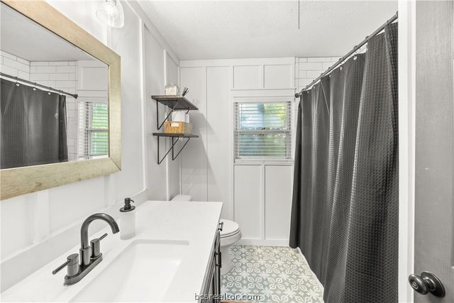 205 Hampshire Drive, Brenham, TX 77833