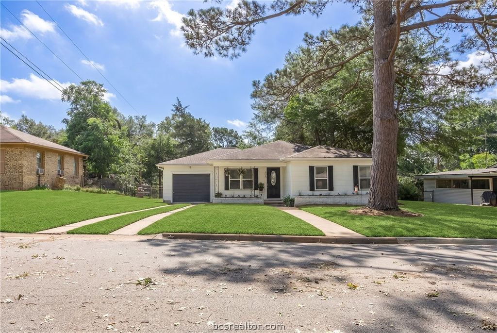 205 Hampshire Drive, Brenham, TX 77833 — photo 5