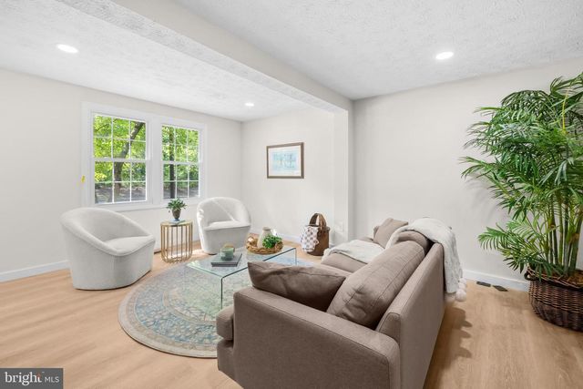 1577 BENNINGTON WOODS CT, Reston, VA 20194