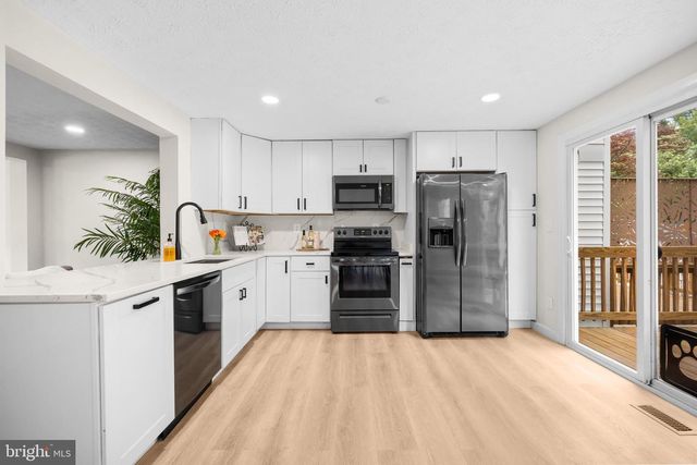 1577 BENNINGTON WOODS CT, Reston, VA 20194