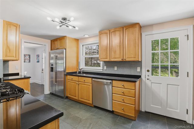 576 Old Post Road, Bedford, NY 10506