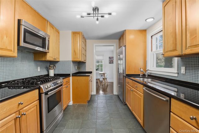 576 Old Post Road, Bedford, NY 10506