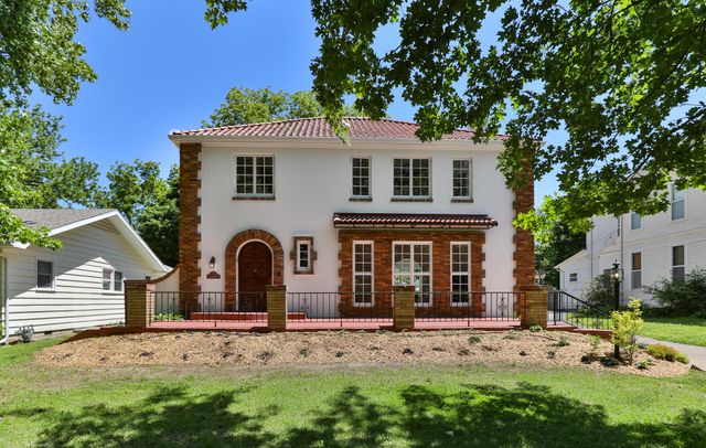 924 S Pickwick Avenue, Springfield, MO 65804