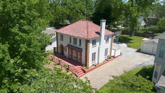924 S Pickwick Avenue, Springfield, MO 65804