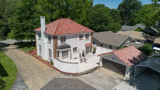 924 S Pickwick Avenue, Springfield, MO 65804