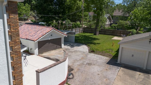 924 S Pickwick Avenue, Springfield, MO 65804