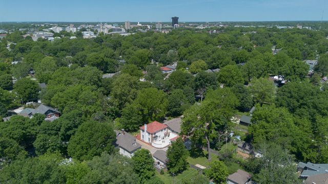 924 S Pickwick Avenue, Springfield, MO 65804
