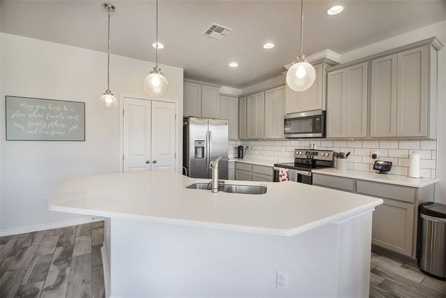 1012 Ocean Breeze, Portland, TX 78374