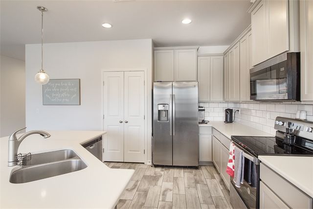 1012 Ocean Breeze, Portland, TX 78374