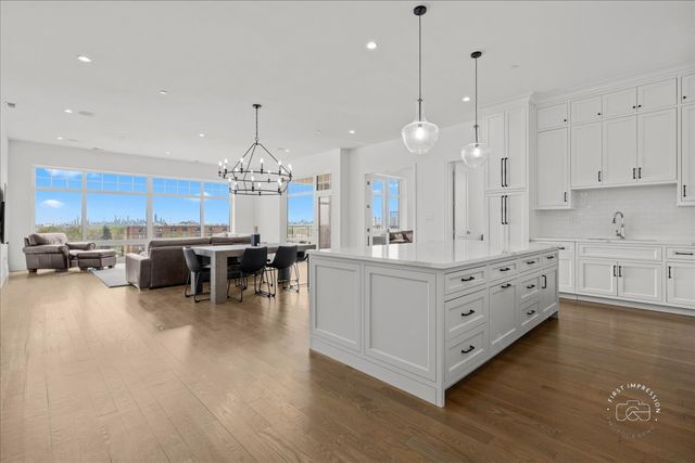 195 N Addison Avenue PH03, Elmhurst, IL 60126