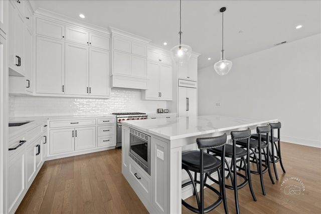 195 N Addison Avenue PH03, Elmhurst, IL 60126