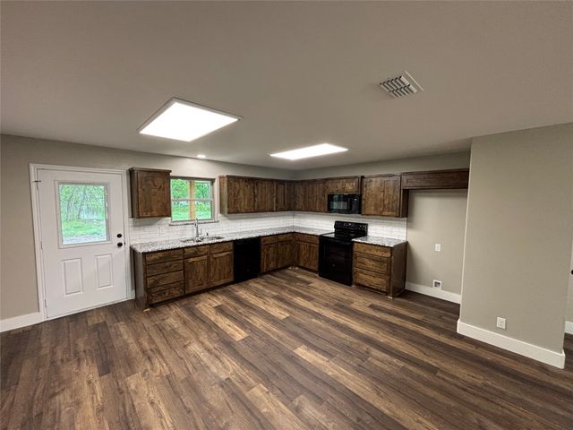 307 Elba Street, Bowie, TX 76230