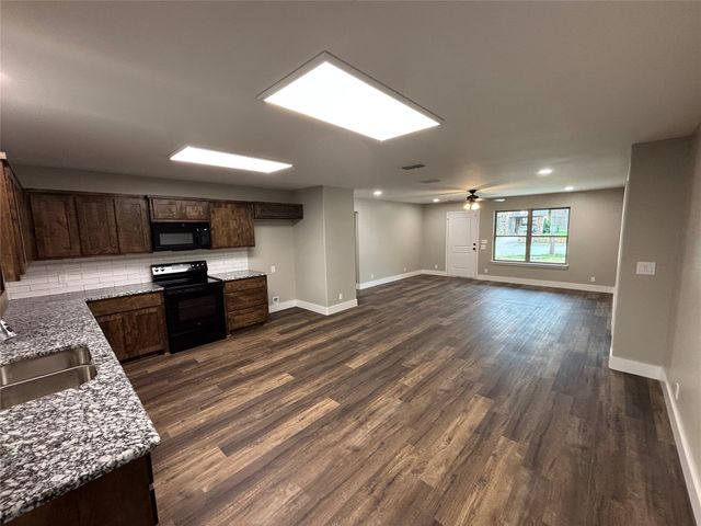 307 Elba Street, Bowie, TX 76230