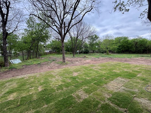 307 Elba Street, Bowie, TX 76230