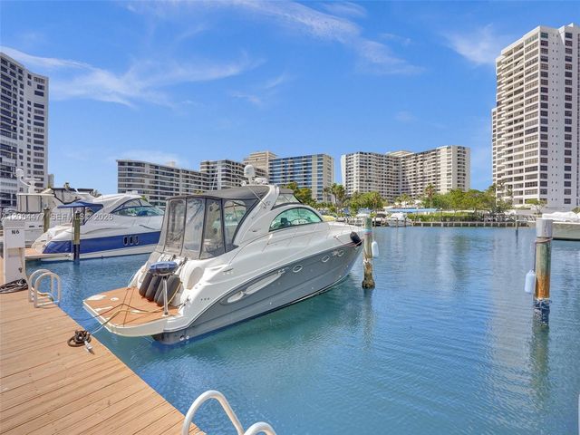 2667 S Parkview Dr, Hallandale Beach, FL 33009