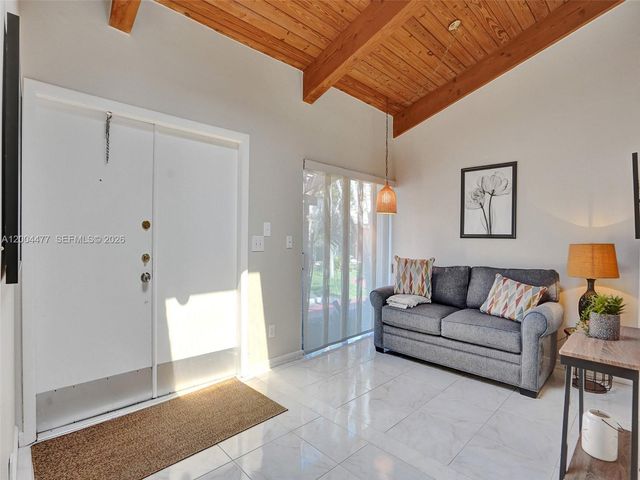 2667 S Parkview Dr, Hallandale Beach, FL 33009