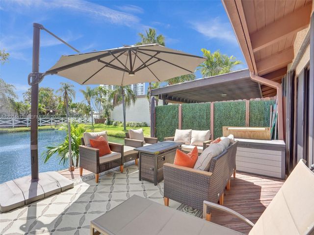 2667 S Parkview Dr, Hallandale Beach, FL 33009