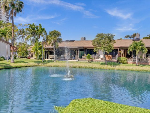 2667 S Parkview Dr, Hallandale Beach, FL 33009