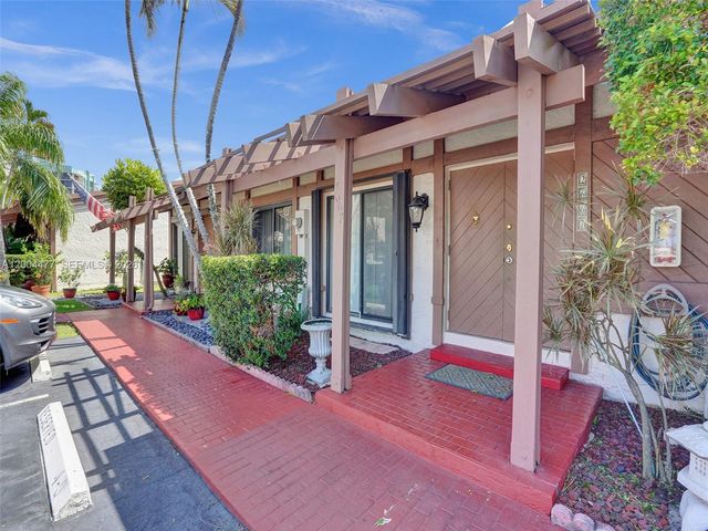 2667 S Parkview Dr, Hallandale Beach, FL 33009