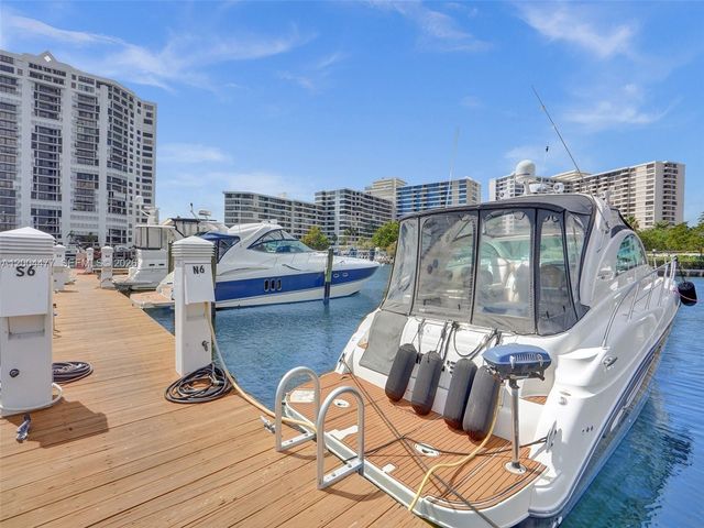 2667 S Parkview Dr, Hallandale Beach, FL 33009