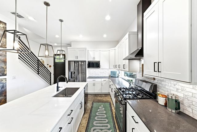 6202 Hickman Ave A, Austin, TX 78723