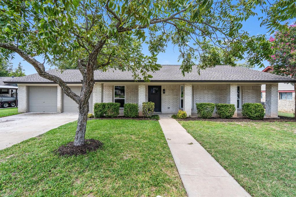 1700 Deep Wood DR, Round Rock, TX 78681