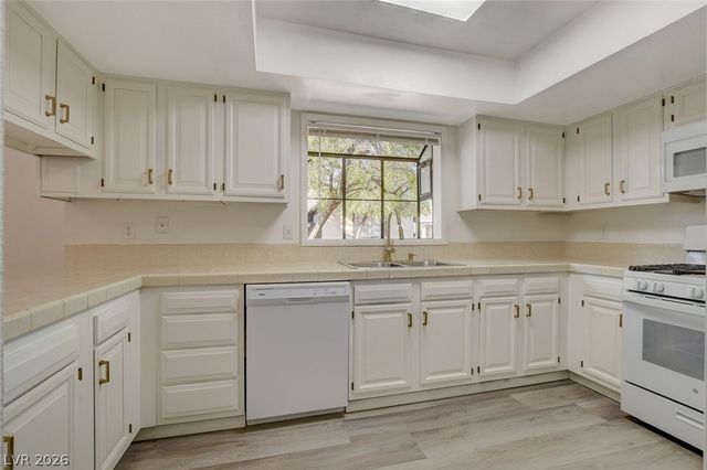 3996 Landsdown Place, Las Vegas, NV 89121