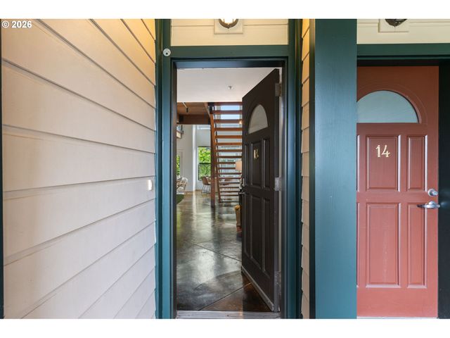 1371 Ne ORENCO STATION Pkwy 13, Hillsboro, OR 97124