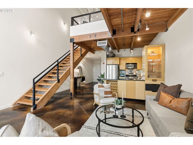 1371 Ne ORENCO STATION Pkwy 13, Hillsboro, OR 97124