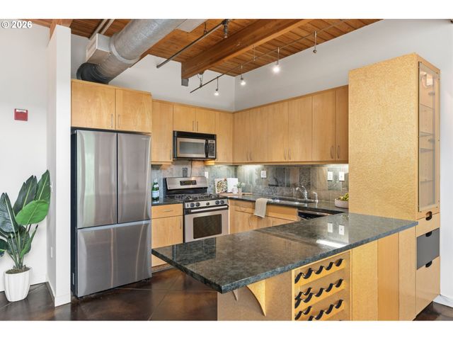 1371 Ne ORENCO STATION Pkwy 13, Hillsboro, OR 97124