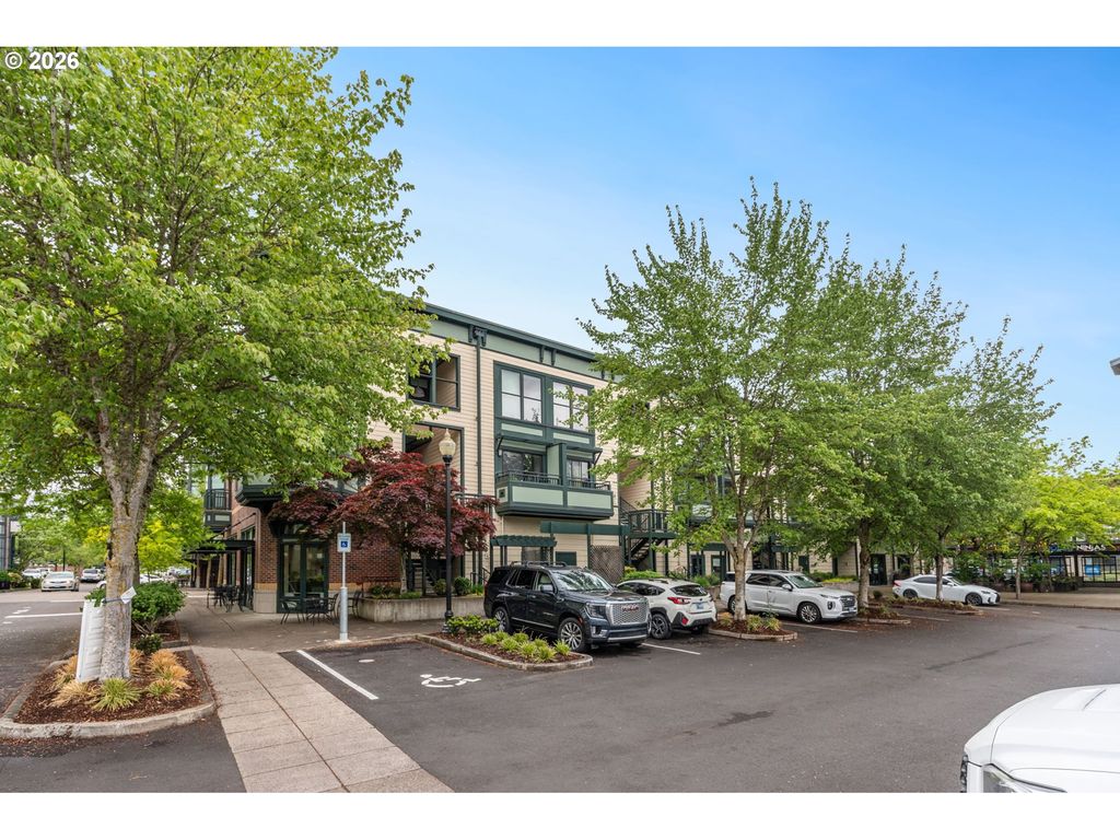 1371 Ne ORENCO STATION Pkwy 13, Hillsboro, OR 97124