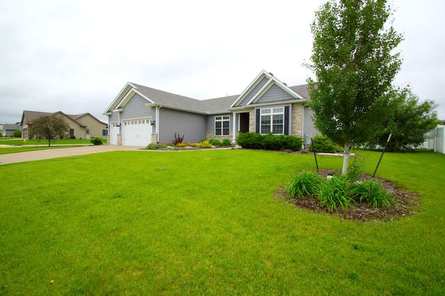 5525 WILLMEYER Drive, Bettendorf, IA 52722