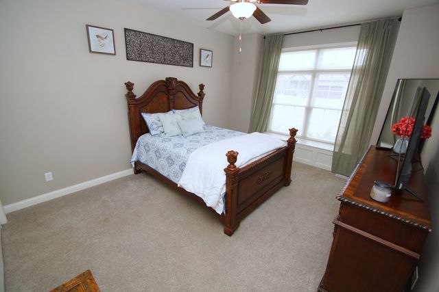 5525 WILLMEYER Drive, Bettendorf, IA 52722