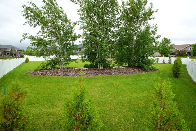 5525 WILLMEYER Drive, Bettendorf, IA 52722