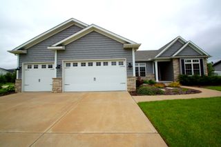 5525 WILLMEYER Drive, Bettendorf, IA 52722