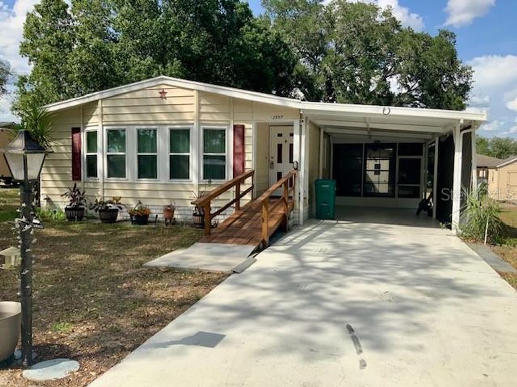 13957 COUNTY ROAD 109D, Lady Lake, FL 32159