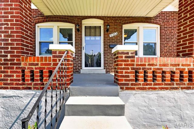 5353 Odell Street, St Louis, MO 63139